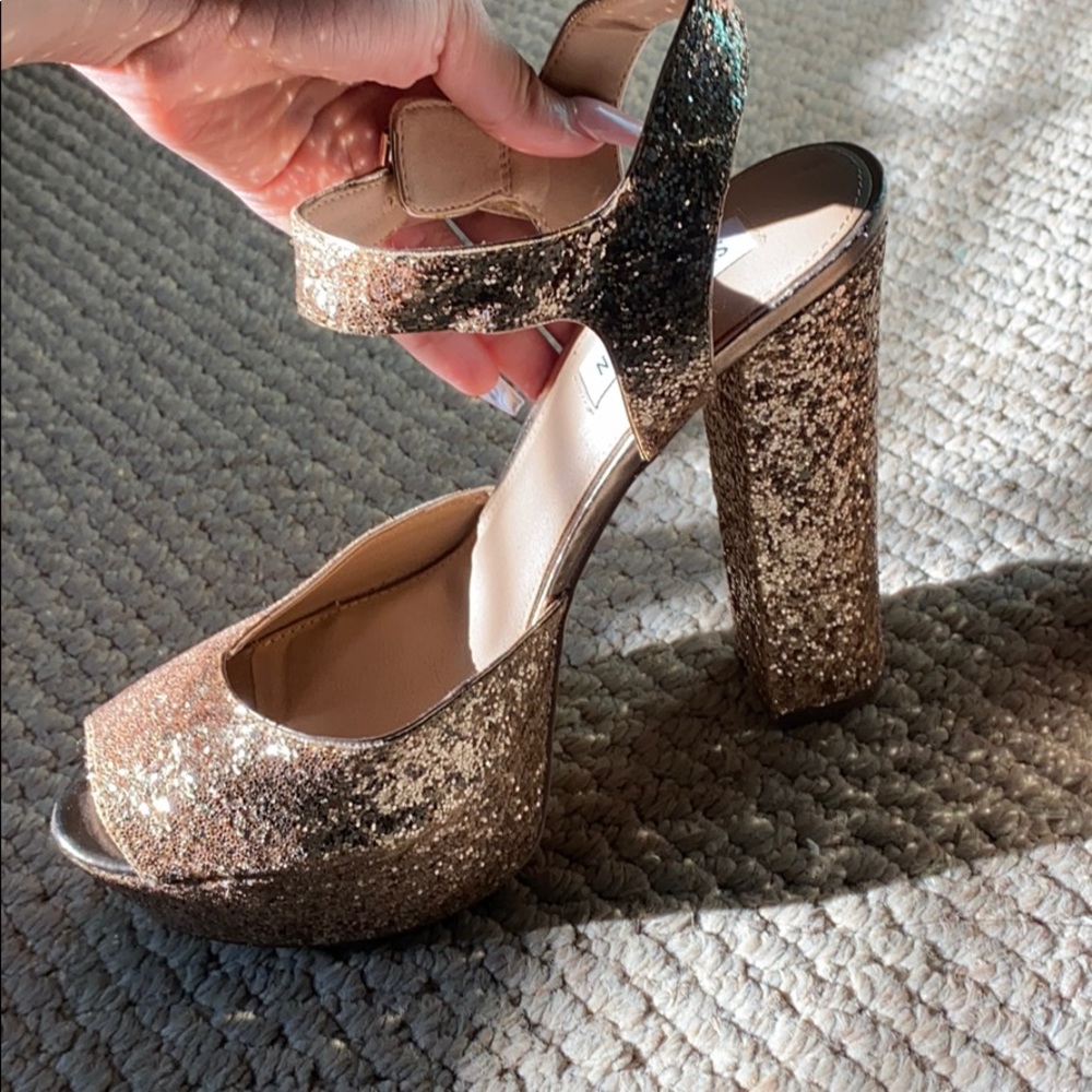 Heeels!!! - Picture 4 of 9